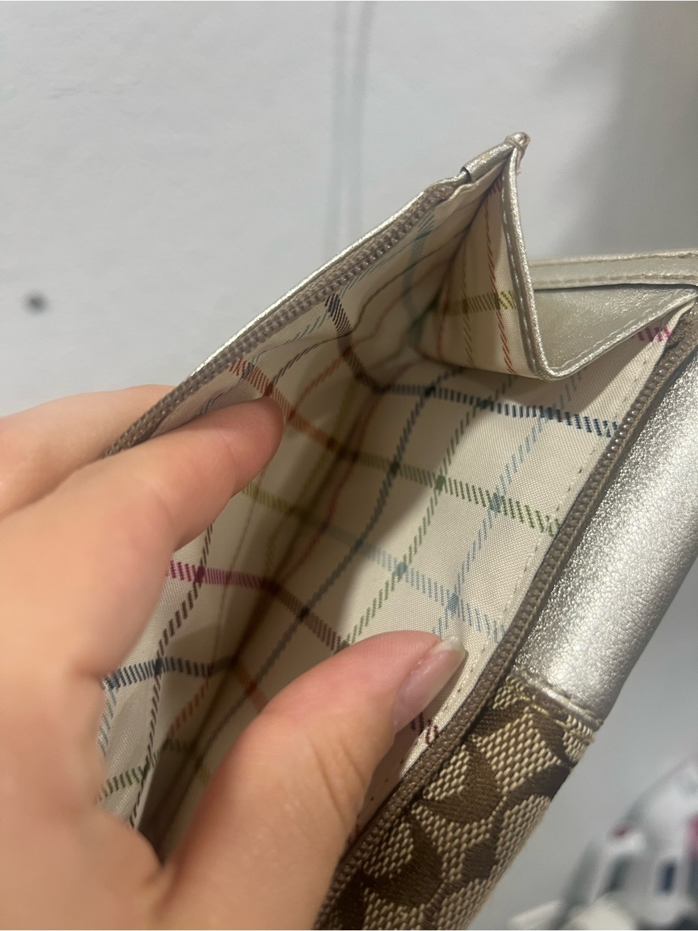Coach Silver and Jacquard Wallet with Silver Cap and Tattersall Lining - Picture 4 of 6